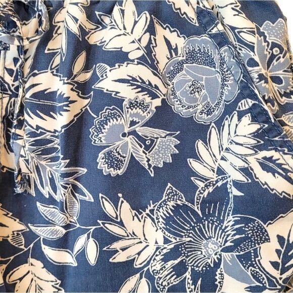 American Eagle Blue And White Tropical Floral Shorts Size S - Picture 4 of 5